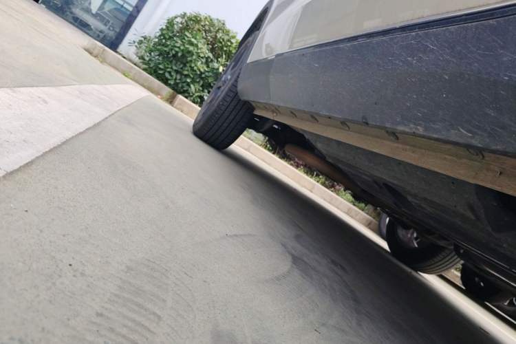 Used Haval H6 2024 1.5T Two-Wheel Drive Ultra Right Side Sill