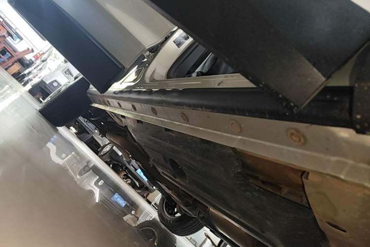 Used Haval H6 2024 1.5T Two-Wheel Drive Ultra Right Side Sill