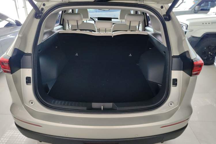 Used Haval H6 2024 1.5T Two-Wheel Drive Ultra Trunk