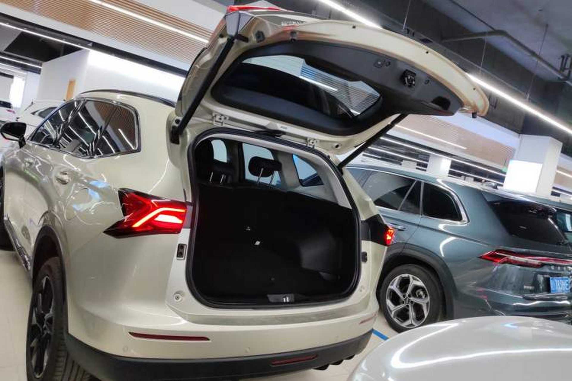 Used Haval H6 2024 1.5T Two-Wheel Drive Ultra Trunk