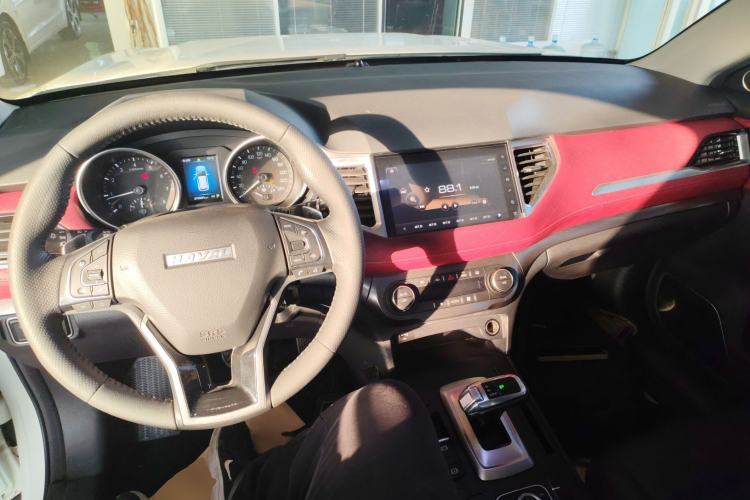 Used Haval H6 Coupe 2020 Smart Connect Version 1.5T Automatic Two-Wheel Drive Elite Model Center Console