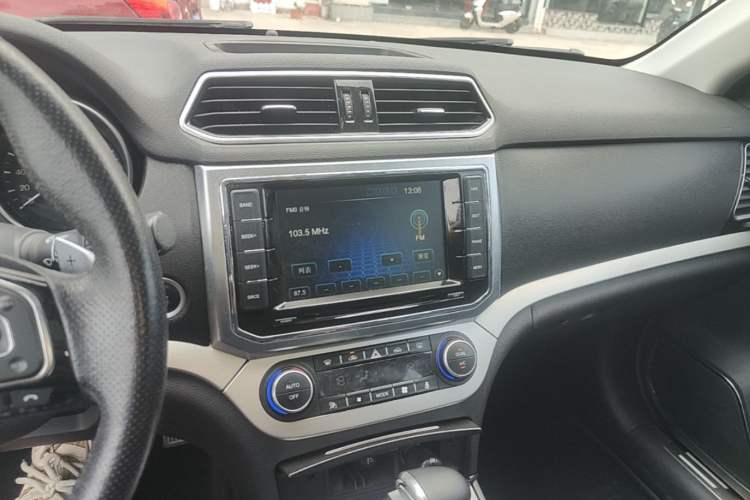 Used Haval H6 Coupe 2015 Blue Label 2.0T Automatic Two-Wheel Drive Elite Model Audio And AC Panel