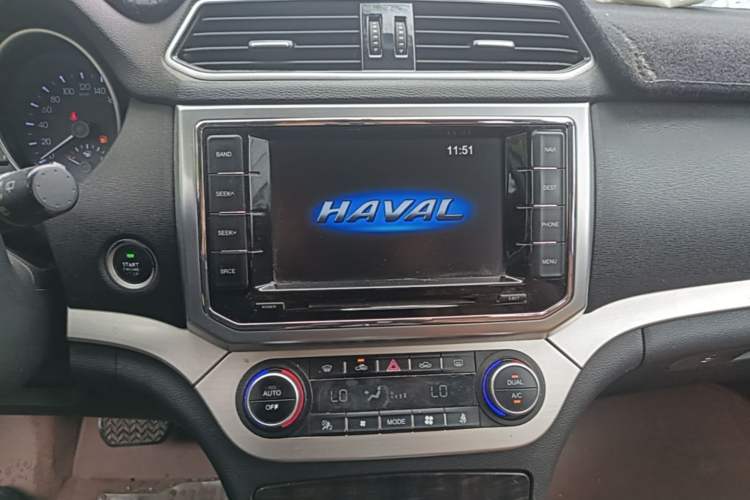 Used Haval H6 Coupe 2015 Blue Label 2.0T Automatic Two-Wheel Drive Prestige Model Audio And AC Panel