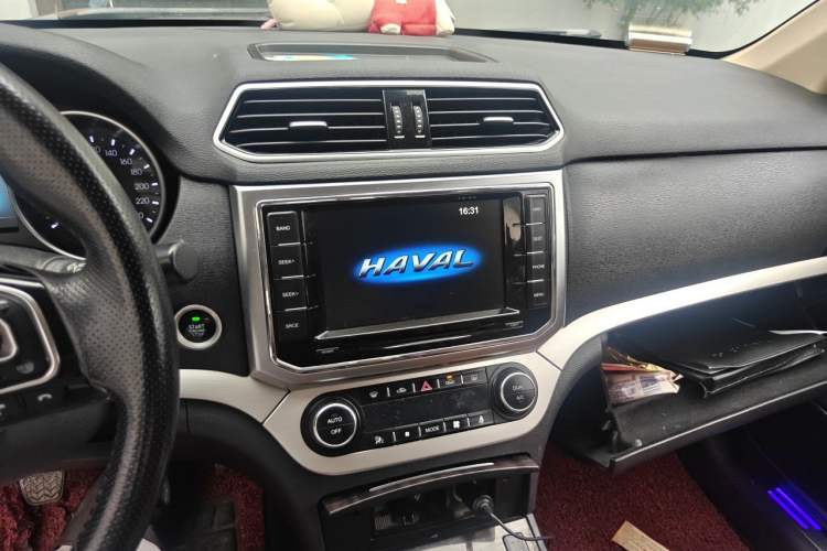 Used Haval H6 Coupe 2015 Blue Label 2.0T Manual Two-Wheel-Drive Elite Model Audio And AC Panel