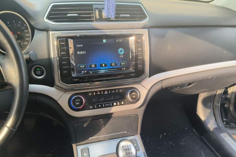 Used Haval H6 Coupe 2015 Blue Label 2.0T Manual Two-Wheel-Drive Elite Model Audio And AC Panel