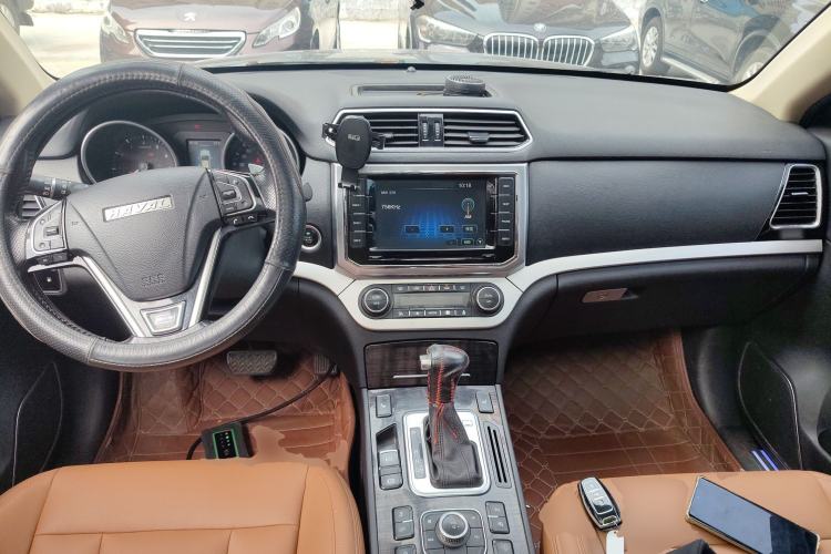 Used Haval H6 Coupe 2015 Blue Label 2.0T Automatic Two-Wheel Drive Prestige Model Center Console
