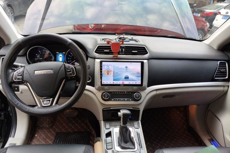 Used Haval H6 Coupe 2015 Blue Label 2.0T Automatic Two-Wheel Drive Prestige Model Center Console