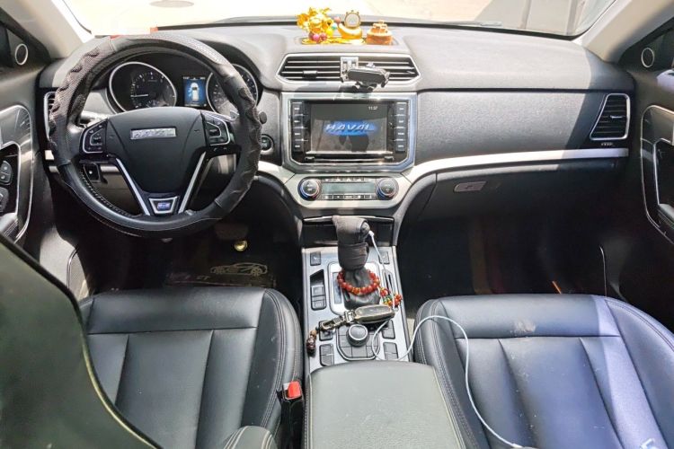 Used Haval H6 Coupe 2015 Blue Label 2.0T Automatic Two-Wheel Drive Prestige Model Center Console