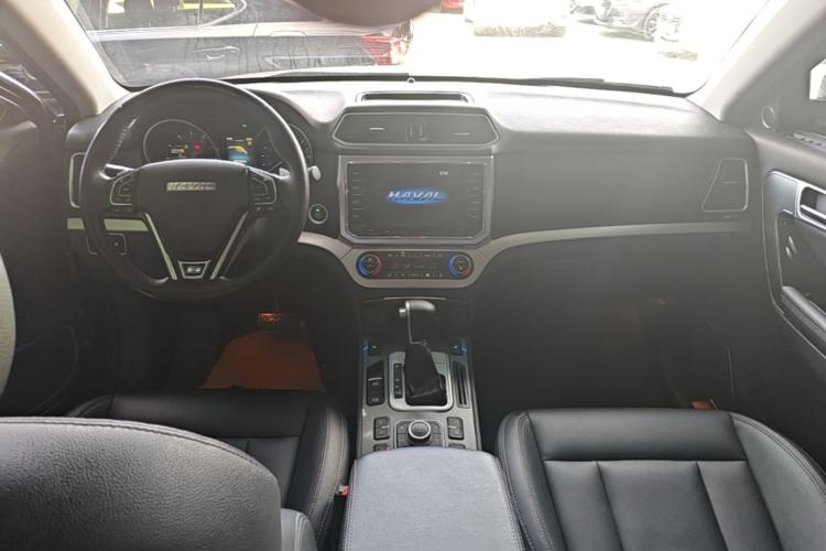 Used Haval H6 Coupe 2015 Blue Label 2.0T Automatic Two-Wheel Drive Elite Model Center Console