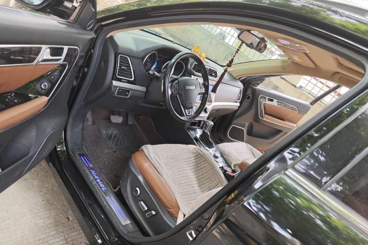 Used Haval H6 Coupe 2015 Blue Label 2.0T Automatic Two-Wheel Drive Prestige Model Driver Seat