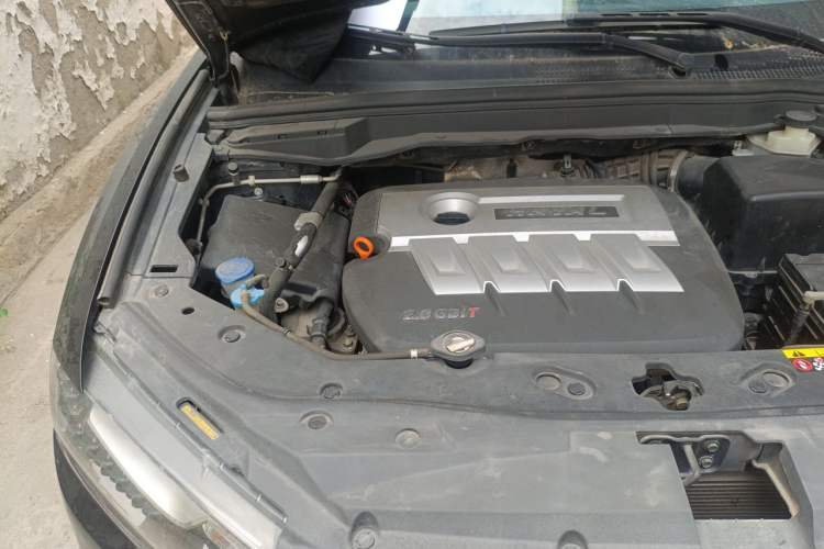 Used Haval H6 Coupe 2015 Blue Label 2.0T Automatic Two-Wheel Drive Prestige Model Engine Bay Right