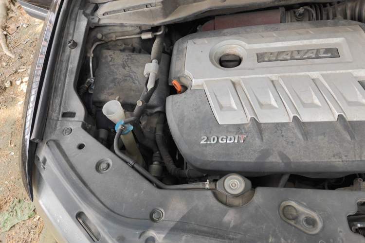 Used Haval H6 Coupe 2015 Blue Label 2.0T Automatic Two-Wheel Drive Prestige Model Engine Bay Right
