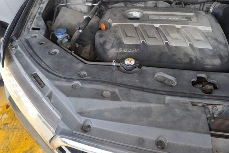 Used Haval H6 Coupe 2015 Blue Label 2.0T Automatic Two-Wheel Drive Elite Model Engine Bay Right
