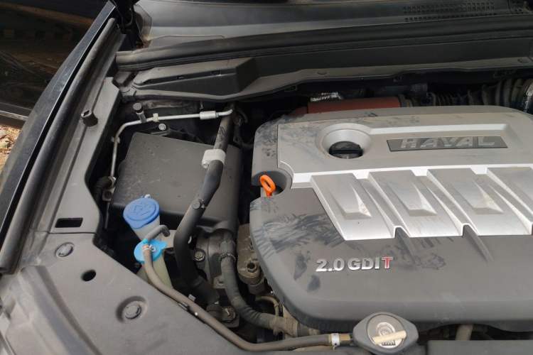 Used Haval H6 Coupe 2015 Blue Label 2.0T Manual Two-Wheel-Drive Elite Model Engine Bay Right