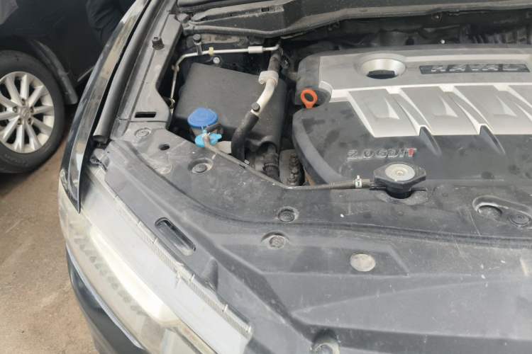 Used Haval H6 Coupe 2015 Blue Label 2.0T Manual Two-Wheel-Drive Elite Model Engine Bay Right