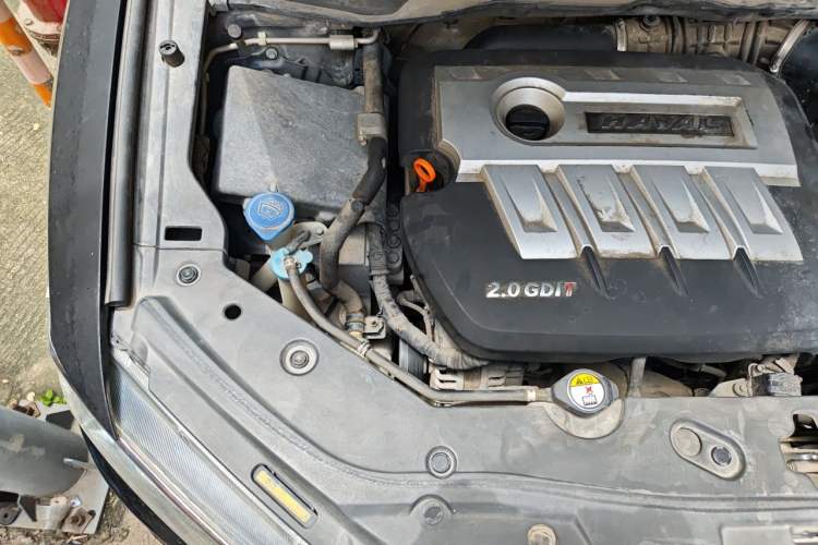 Used Haval H6 Coupe 2015 Blue Label 2.0T Automatic Two-Wheel Drive Prestige Model Engine Bay Right