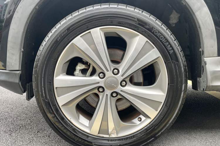 Used Haval H6 Coupe 2015 Blue Label 2.0T Automatic Two-Wheel Drive Elite Model Exterior 3