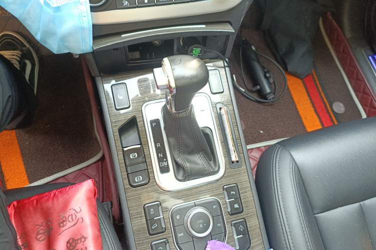 Used Haval H6 Coupe 2015 Blue Label 2.0T Automatic Two-Wheel Drive Prestige Model Gear Lever