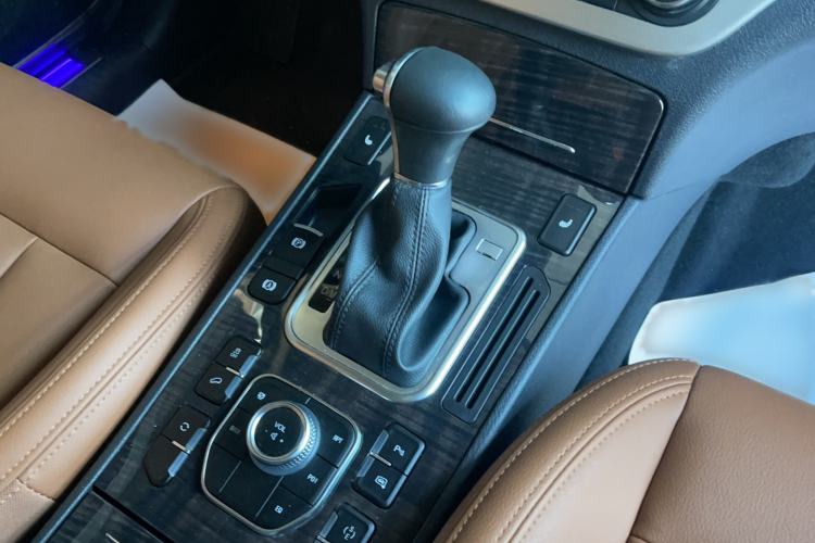 Used Haval H6 Coupe 2015 Blue Label 2.0T Automatic Two-Wheel Drive Elite Model Gear Lever