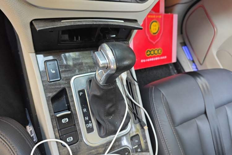 Used Haval H6 Coupe 2015 Blue Label 2.0T Automatic Two-Wheel Drive Prestige Model Gear Lever