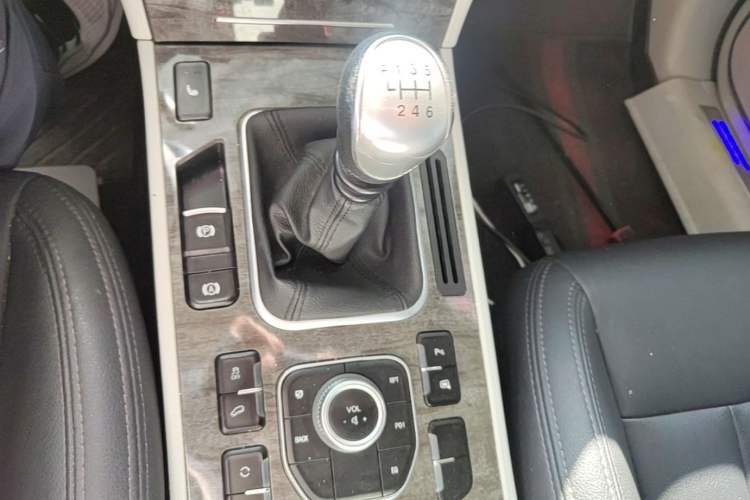 Used Haval H6 Coupe 2015 Blue Label 2.0T Manual Two-Wheel-Drive Elite Model Gear Lever