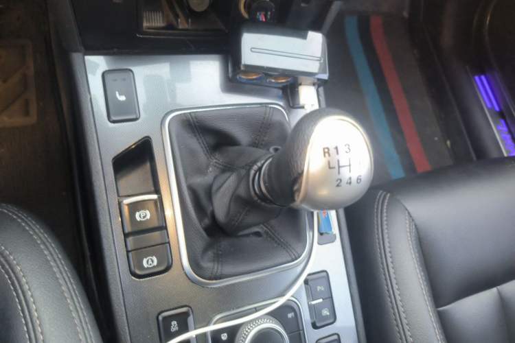 Used Haval H6 Coupe 2015 Blue Label 2.0T Manual Two-Wheel-Drive Elite Model Gear Lever