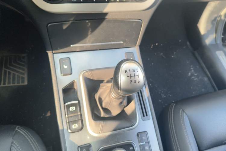 Used Haval H6 Coupe 2015 Blue Label 2.0T Manual Two-Wheel-Drive Elite Model Gear Lever