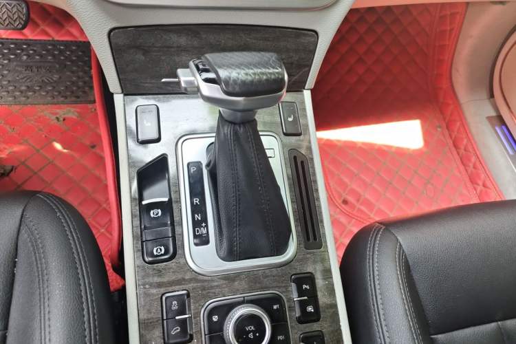 Used Haval H6 Coupe 2015 Blue Label 2.0T Automatic Two-Wheel Drive Elite Model Gear Lever