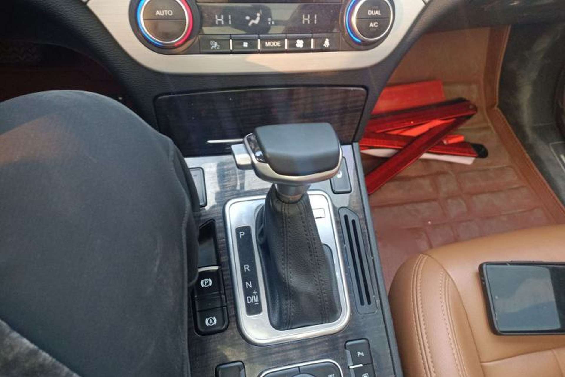 Used Haval H6 Coupe 2015 Blue Label 2.0T Automatic Two-Wheel Drive Elite Model Gear Lever
