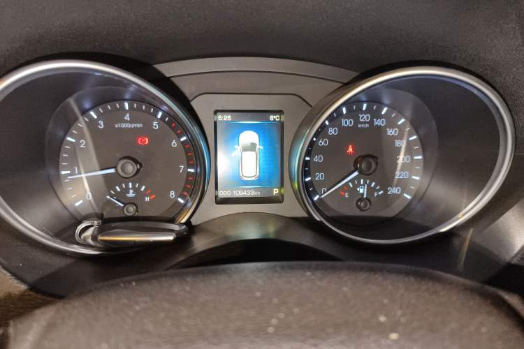 Used Haval H6 Coupe 2015 Blue Label 2.0T Automatic Two-Wheel Drive Prestige Model Instrument Cluster
