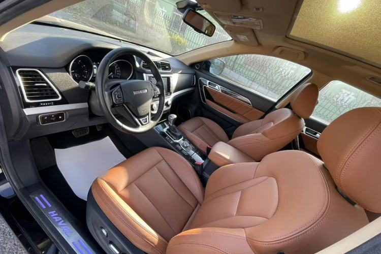 Used Haval H6 Coupe 2015 Blue Label 2.0T Automatic Two-Wheel Drive Elite Model Interior 2
