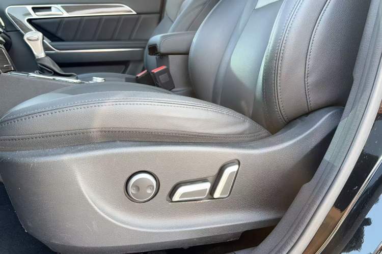 Used Haval H6 Coupe 2015 Blue Label 2.0T Automatic Two-Wheel Drive Prestige Model Interior 3