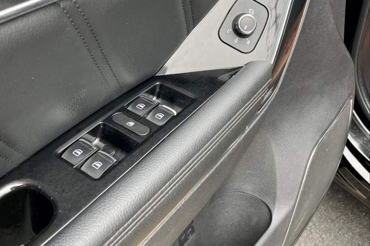 Used Haval H6 Coupe 2015 Blue Label 2.0T Automatic Two-Wheel Drive Elite Model Interior 6