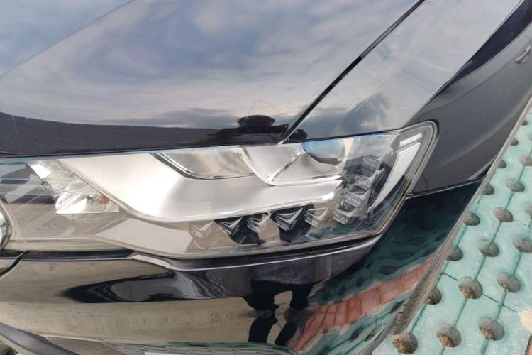 Used Haval H6 Coupe 2015 Blue-Label Facelift 2.0T Manual Two-Wheel Drive Urban Version Left Front Headlight