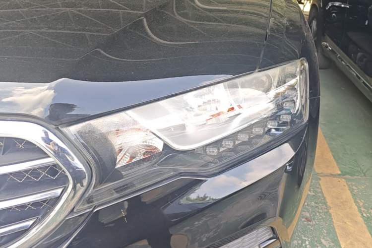 Used Haval H6 Coupe 2015 Blue Label 2.0T Automatic Two-Wheel Drive Elite Model Left Front Headlight