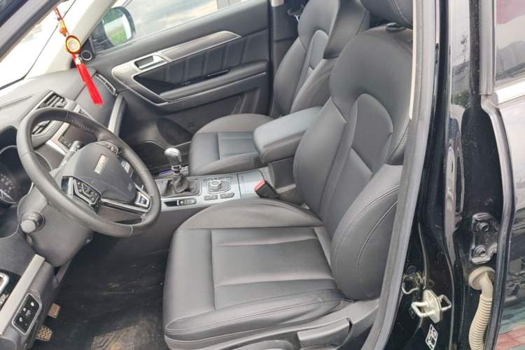 Used Haval H6 Coupe 2015 Blue-Label Facelift 2.0T Manual Two-Wheel Drive Urban Version Left Front Seat