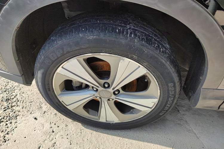 Used Haval H6 Coupe 2015 Blue Label 2.0T Manual Two-Wheel-Drive Elite Model Left Front Wheel Hub