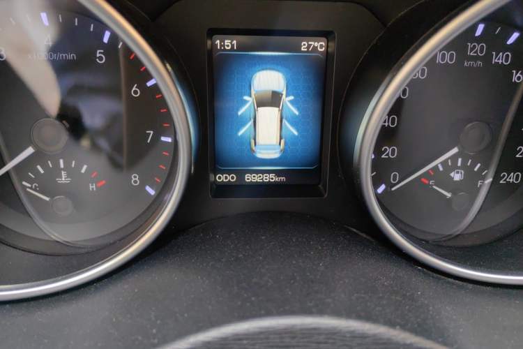 Used Haval H6 Coupe 2015 Blue Label 2.0T Automatic Two-Wheel Drive Prestige Model Odometer Close Up