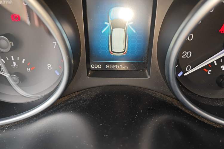 Used Haval H6 Coupe 2015 Blue-Label Facelift 2.0T Manual Two-Wheel Drive Urban Version Odometer Close Up