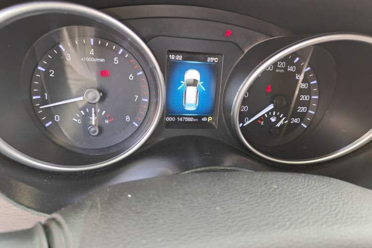 Used Haval H6 Coupe 2015 Blue Label 2.0T Automatic Two-Wheel Drive Prestige Model Odometer Close Up
