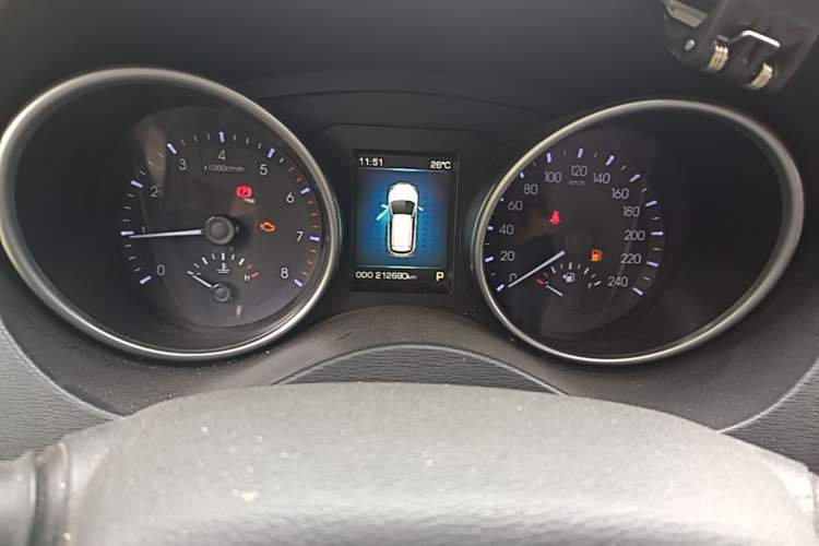 Used Haval H6 Coupe 2015 Blue Label 2.0T Automatic Two-Wheel Drive Prestige Model Odometer Close Up