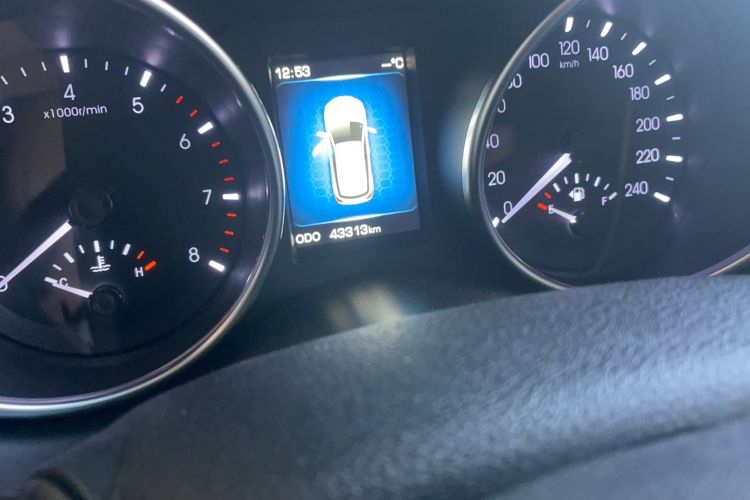 Used Haval H6 Coupe 2015 Blue Label 2.0T Automatic Two-Wheel Drive Elite Model Odometer Close Up