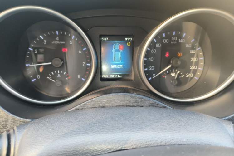 Used Haval H6 Coupe 2015 Blue Label 2.0T Manual Two-Wheel-Drive Elite Model Odometer Close Up