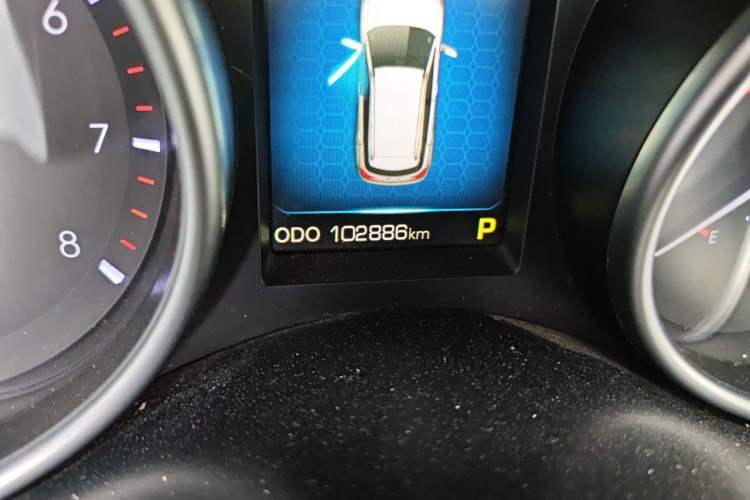 Used Haval H6 Coupe 2015 Blue Label 2.0T Automatic Two-Wheel Drive Prestige Model Odometer Close Up