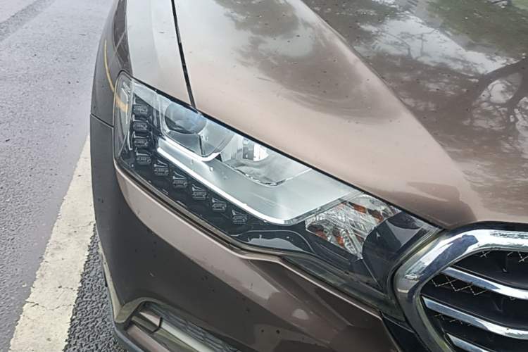 Used Haval H6 Coupe 2015 Blue Label 2.0T Automatic Two-Wheel Drive Prestige Model Right Front Headlight