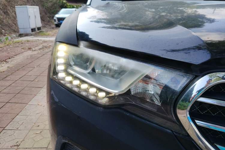 Used Haval H6 Coupe 2015 Blue Label 2.0T Automatic Two-Wheel Drive Elite Model Right Front Headlight