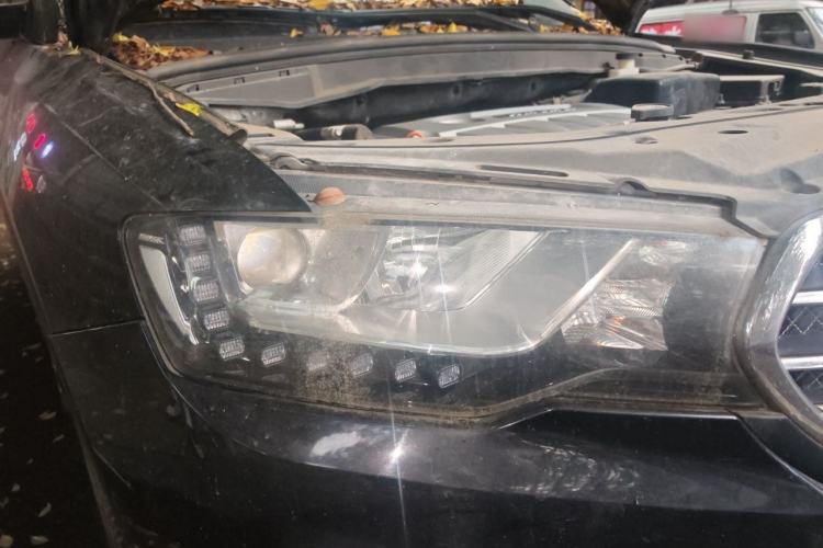 Used Haval H6 Coupe 2015 Blue Label 2.0T Manual Two-Wheel-Drive Elite Model Right Front Headlight