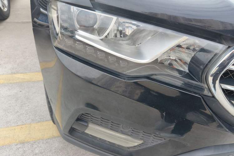 Used Haval H6 Coupe 2015 Blue Label 2.0T Automatic Two-Wheel Drive Prestige Model Right Front Headlight