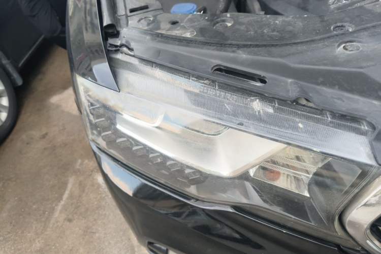 Used Haval H6 Coupe 2015 Blue Label 2.0T Manual Two-Wheel-Drive Elite Model Right Front Headlight