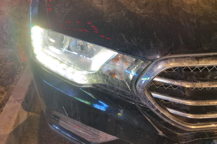 Used Haval H6 Coupe 2015 Blue Label 2.0T Automatic Two-Wheel Drive Prestige Model Right Front Headlight